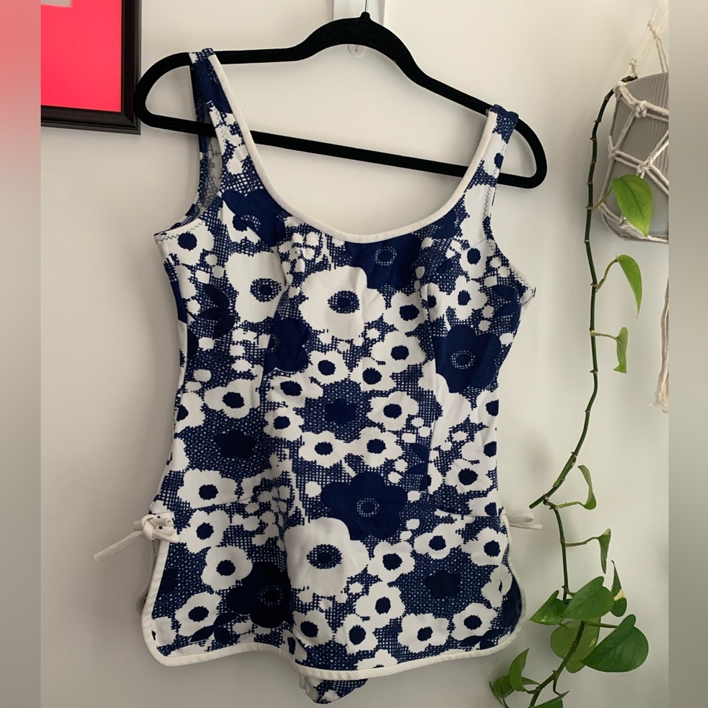 2 for $40 - 🏊♀️ VINTAGE Swim Suit 🩱Blue and White Floral
